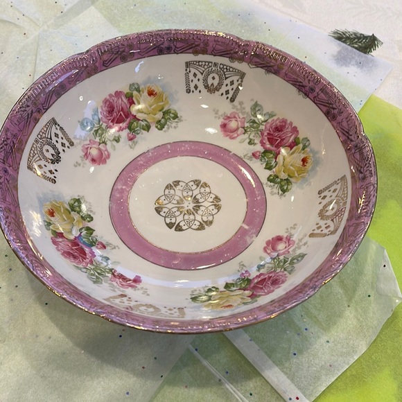Hand painted decorative bowl, with gold and pink roses. Made in Germany. - Picture 1 of 9